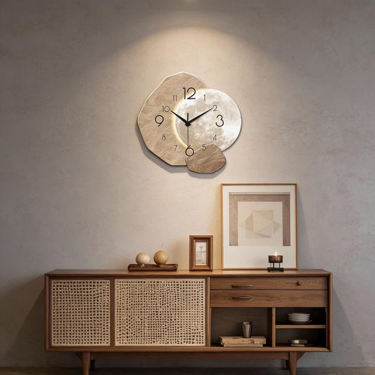 Orologio da parete artistico in legno naturale con forma irregolare